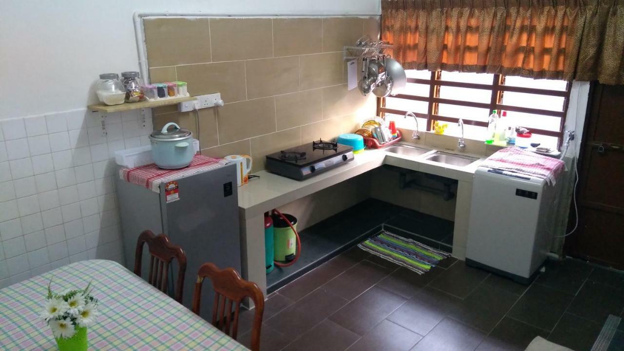 Homestay Rgee Куантан Екстер'єр фото